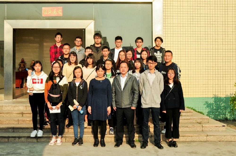 2016年12月份 電子科技大學(xué)后勤部組織師生參觀我廠